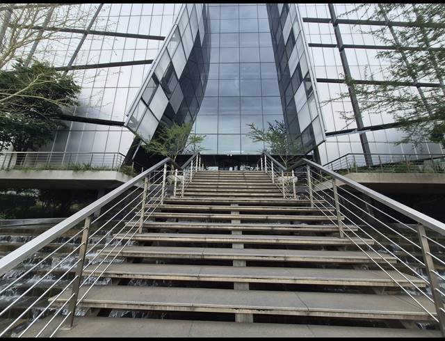 424M² OFFICE TO LET IN SANDTON CENTRAL